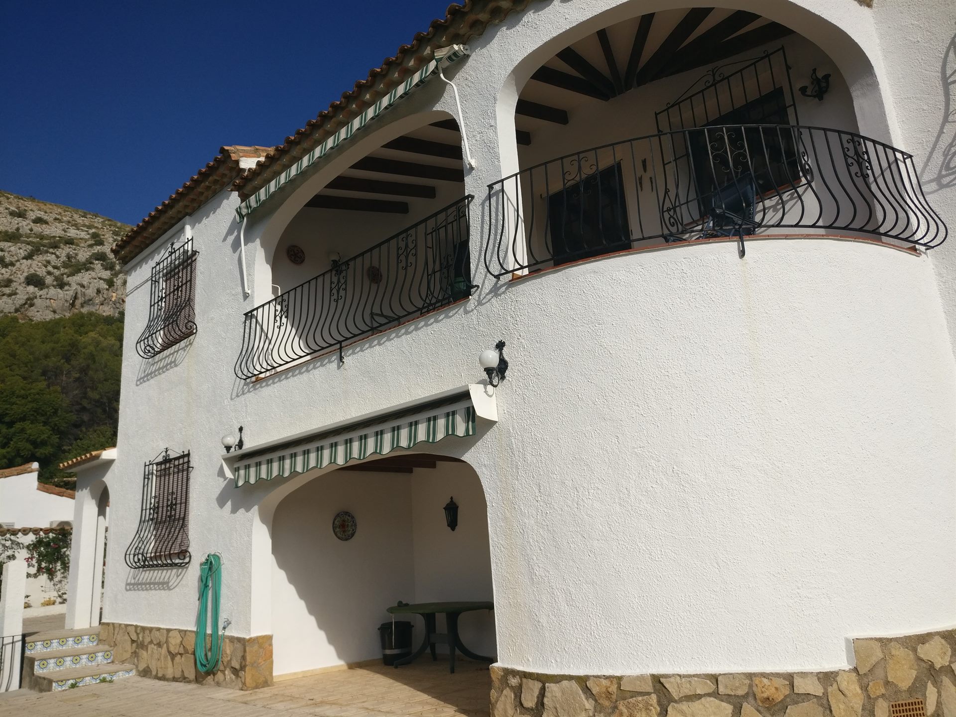 Terrace in front of the entrance to the villa